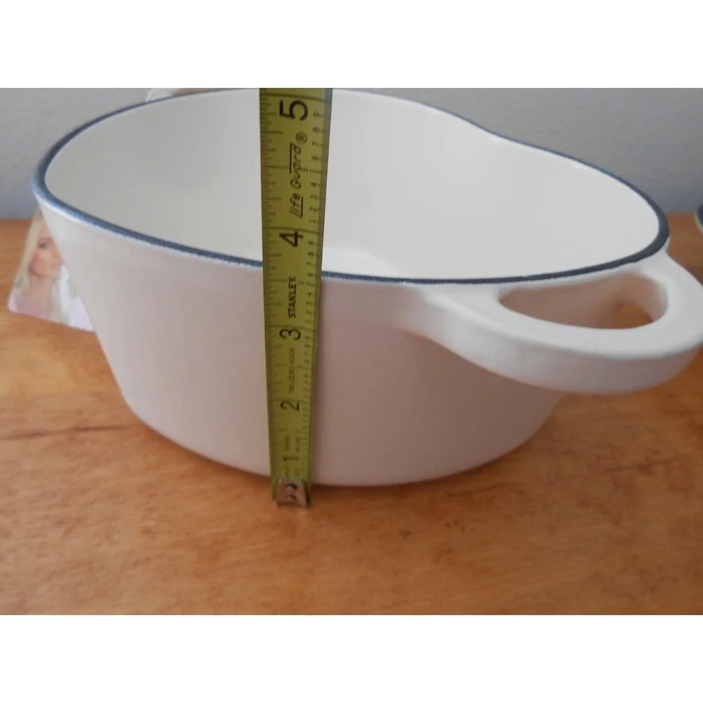Paris Hilton Heart Shaped Cast Iron Dutch Oven Cream White Gold Heart Knob 2qt